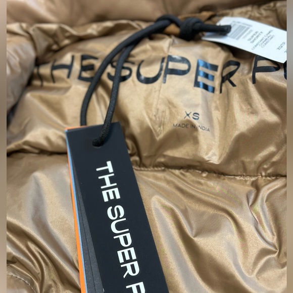 ARITZIA - The Super Puff™ Shorty - Constant Camel in Vegan Leather - XS - Picture 7 of 9